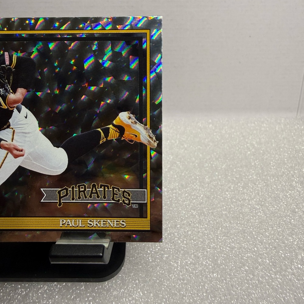 Paul Skenes 2026 Topps Series 1 Paul Skenes Silver Crackle 1991 Topps #T91-50 - Picture 3 of 7